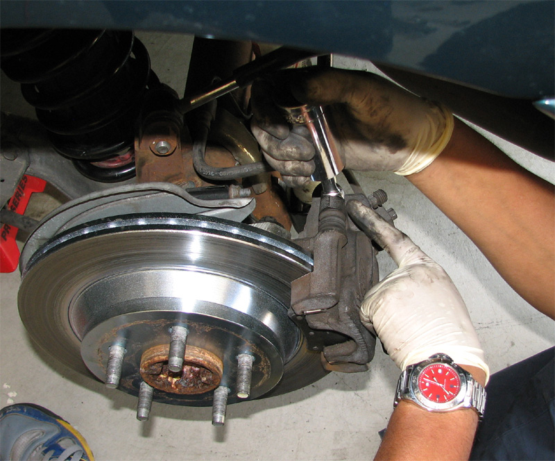 How To Change Rear Brakes on a Mustang — photo 2