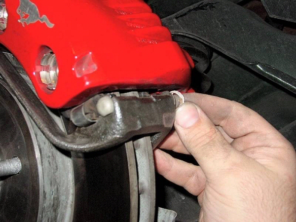 Front Brake Pad Change on Mustang — photo 11