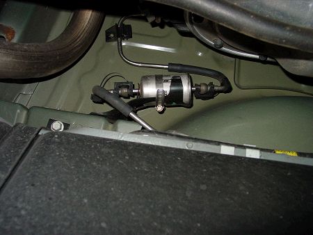 How to change the fuel filter on a Mustang — photo 3