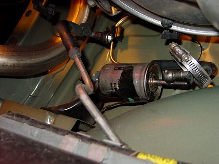 How to change the fuel filter on a Mustang — photo 6