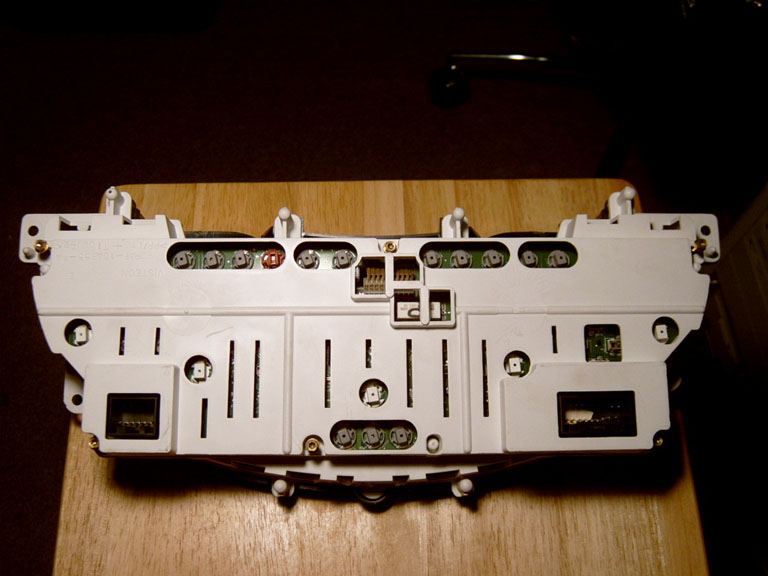 How to install Bullitt instrument cluster gauges in your Mustang GT — photo 1
