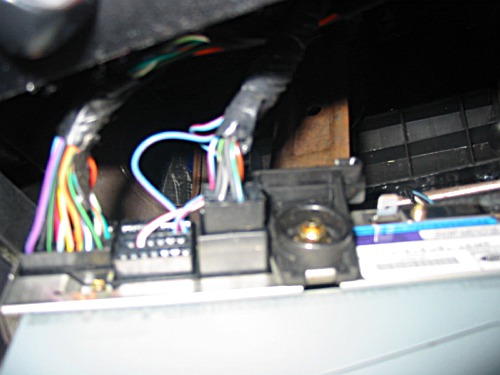 07.jpg (43329 bytes) How To hook up and iPod to your Mustang Mach 460 factory radio — photo 14