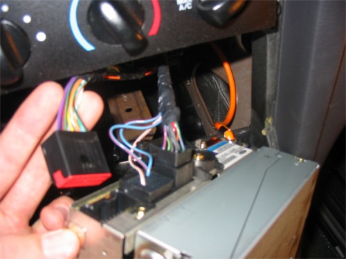 08.jpg (45413 bytes) How To hook up and iPod to your Mustang Mach 460 factory radio — photo 16