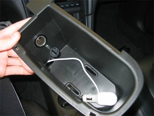 14.jpg (682574 bytes) How To hook up and iPod to your Mustang Mach 460 factory radio — photo 28