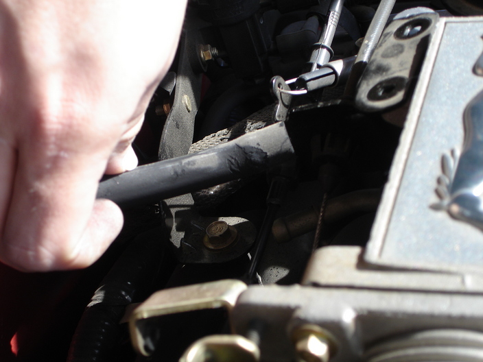 How to Install an Upper Intake Plenum on your Mustang — photo 7